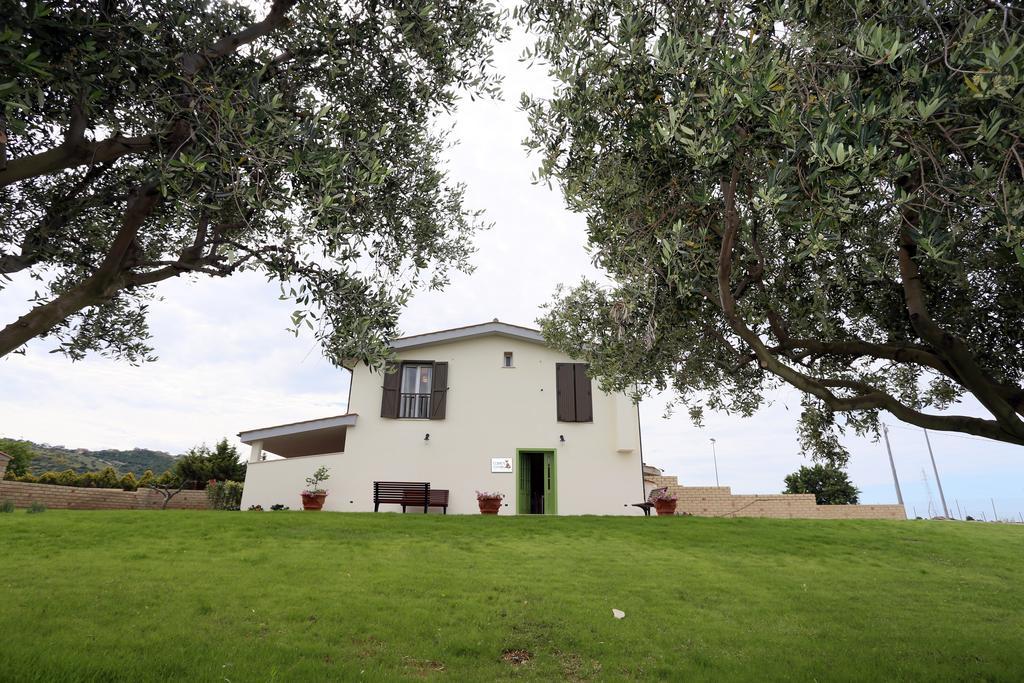 Bed And Breakfast Country Cottage Civitavecchia Buitenkant foto